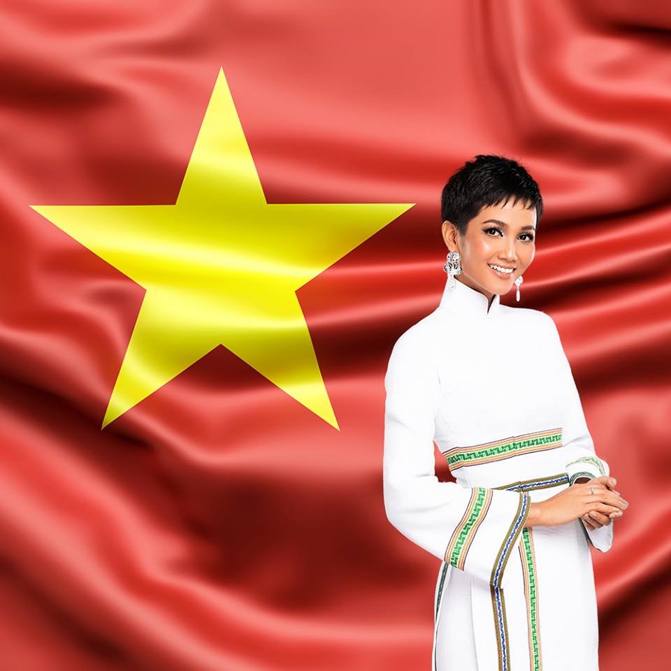 H'Hen Niê chưa bao giờ quên gửi lời chúc tới đội tuyển Việt Nam trước mỗi trận đấu.