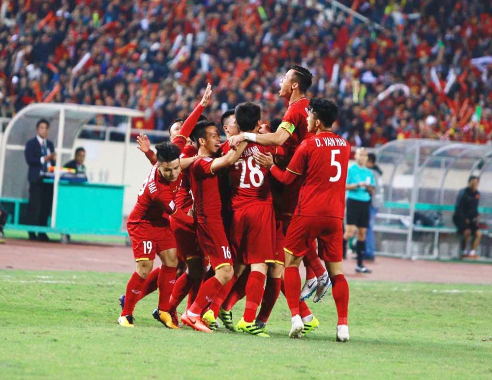 ĐT Việt Nam vô địch AFF Cup 2018 sau 10 năm chờ đợi. Ảnh: Đ.H