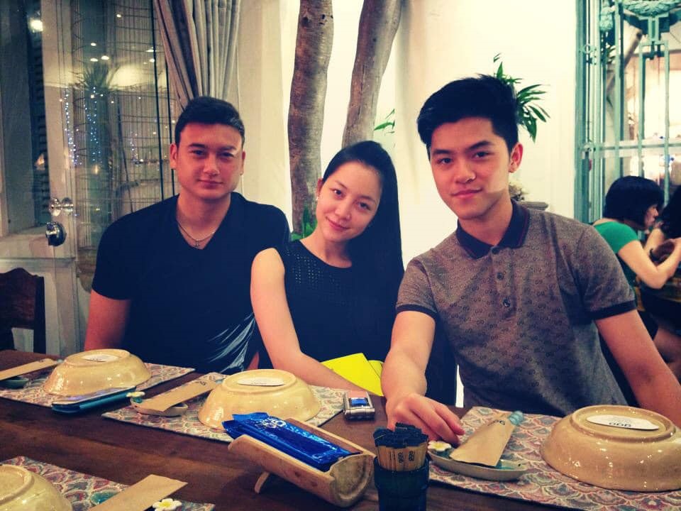 Hình ảnh Linh Nga chụp cùng Đặng Văn Lâm.