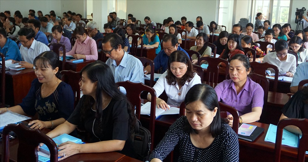 Các đại biểu được tập huấn 6 chuyên đề quan trọng (ảnh Nhật Hồ)