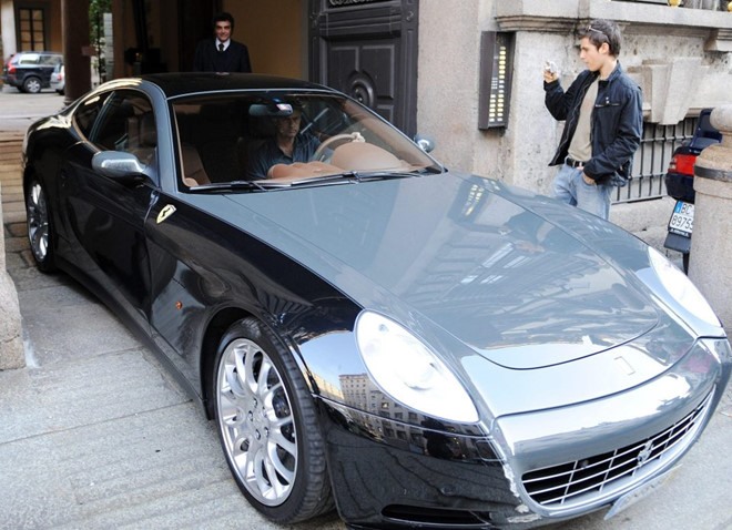 Ferrari 612 Scaglietti do Abramovich gửi tặng Mou.