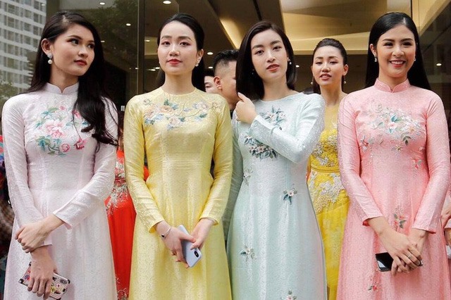 Dàn phù dâu xinh đẹp trong đám cưới Thanh Tú. Ảnh: MT.