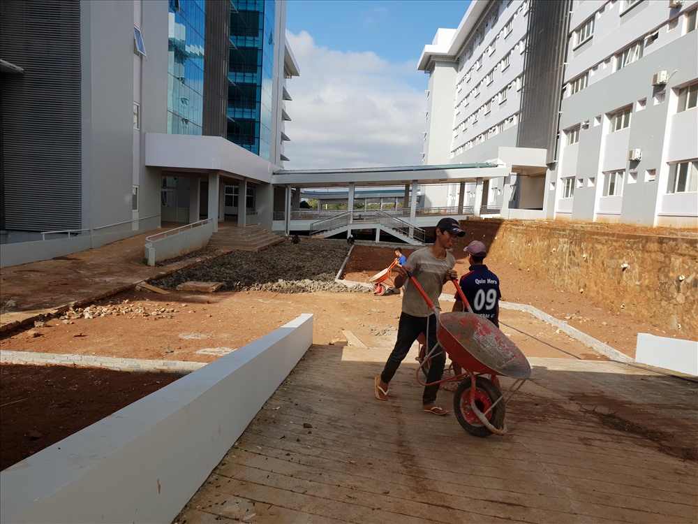 Hình ảnh công nhân thi công một số hạng mục tại Dự án mà phòng viên ghi nhận ngày 21.12.