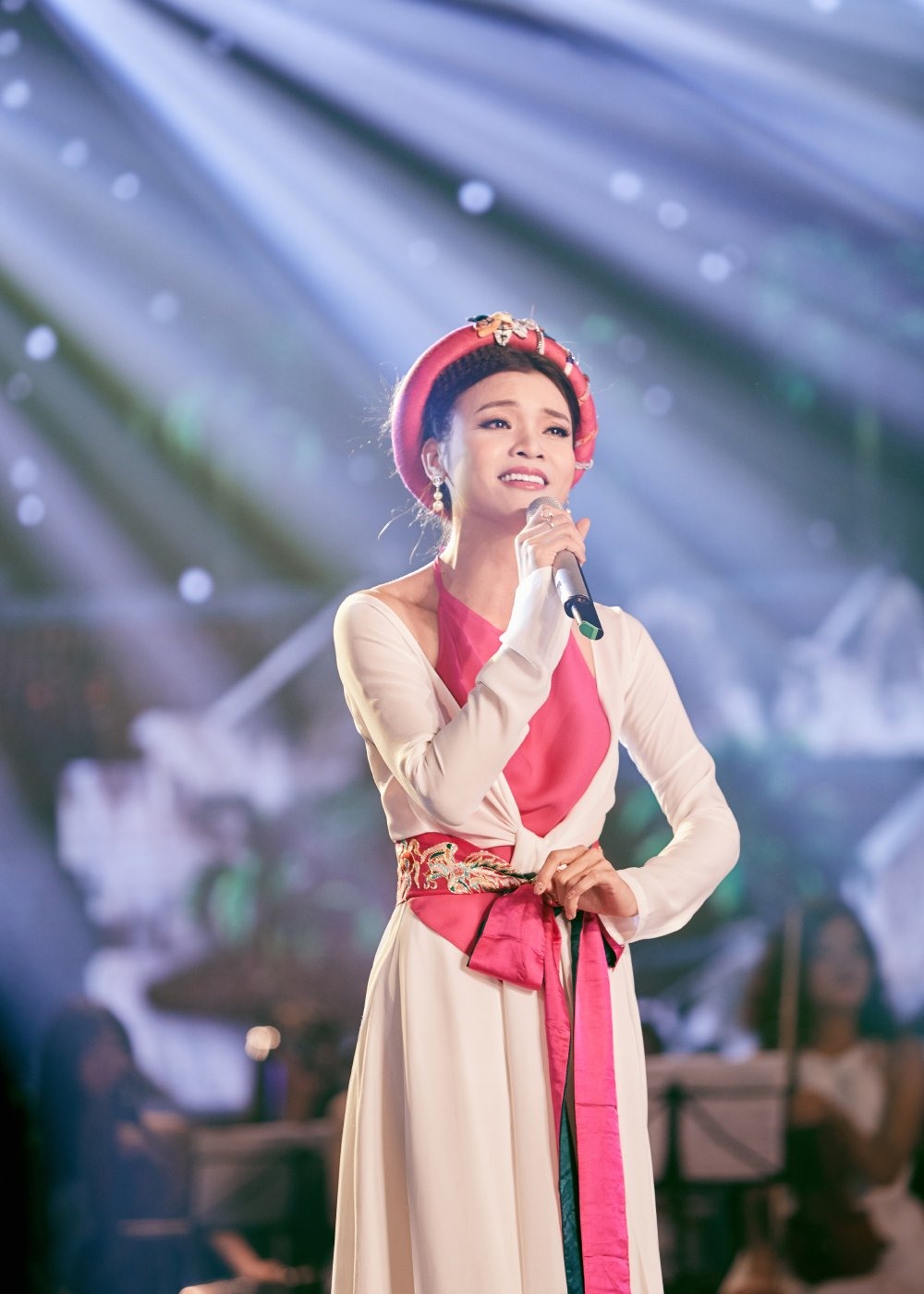 NSƯT Phạm Phương Thảo.