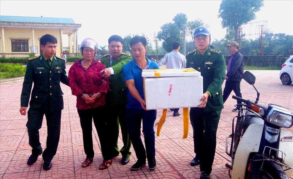 Lực lượng chức năng dẫn giải đối tượng về cơ quan điều tra