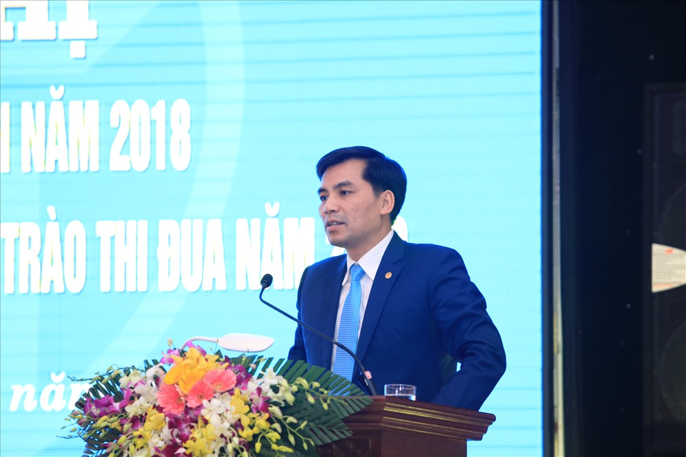 Phó Chủ tịch LĐLĐ TP. Hà Nội, Chủ tịch CĐ Cơ quan LĐLĐ TP. Hà Nội phát biểu tại hội nghị. Ảnh: Nguồn LĐLĐ TP. Hà nội