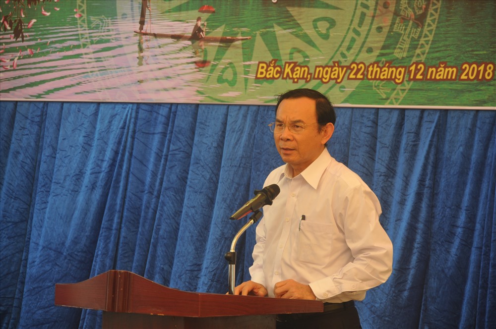 Đồng chí Nguyễn Văn Nên - Bí thư TƯ Đảng, Chánh văn phòng TƯ Đảng phát biểu tại buổi trao quà. Ảnh: Quế Chi
