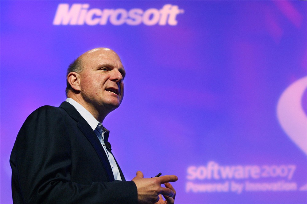 Người có tài sản tăng nhanh thứ hai là Steve Ballmer – cựu CEO Microsoft. Ông Steve Ballmer đã kiếm thêm 3,4 tỉ USD chỉ trong một năm, nâng khối tài sản của mình lên đến 40,7 tỉ USD
