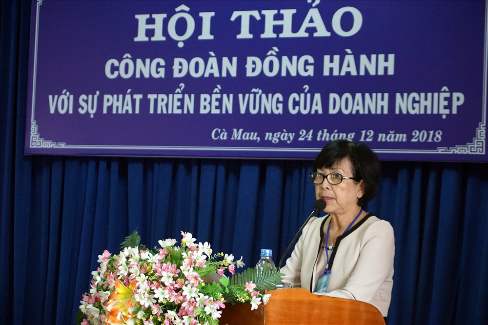 CĐCS khu vực ngoài nhà nước chia sẻ kinh nghiệm tại hội thảo (ảnh Nhật Hồ)