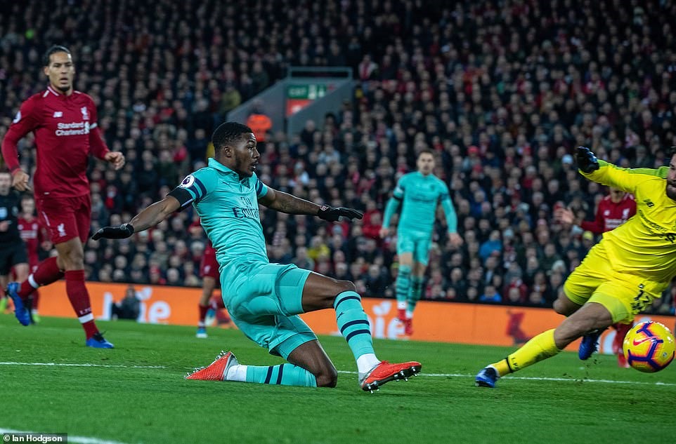 Maitland-Niles ghi bàn mở tỷ số. Ảnh: Daily Mail
