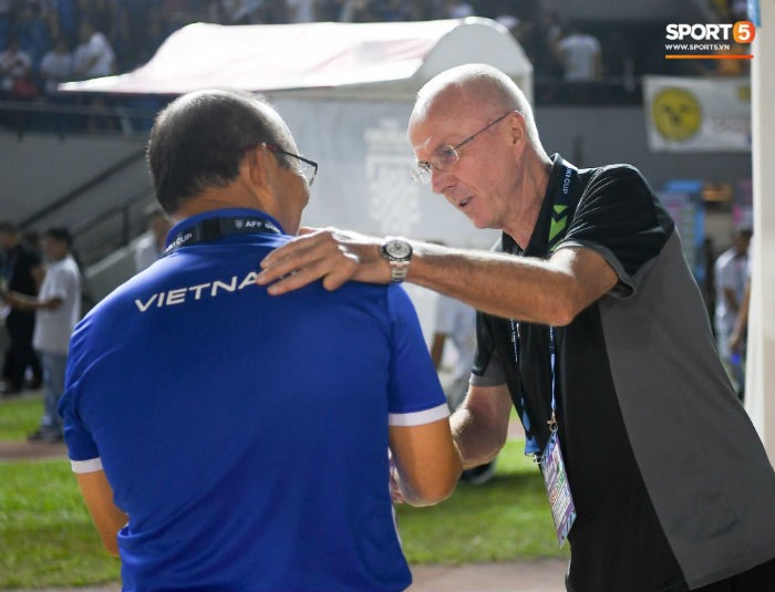 HLV Eriksson thán phục tài cầm quân của thầy Park.
