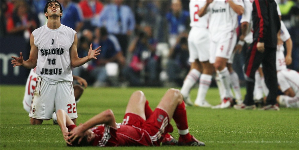 Kaka từng là người duy nhất đánh bại được cả Ronaldo và Messi trong cuộc đua QBV. Ảnh: AP.