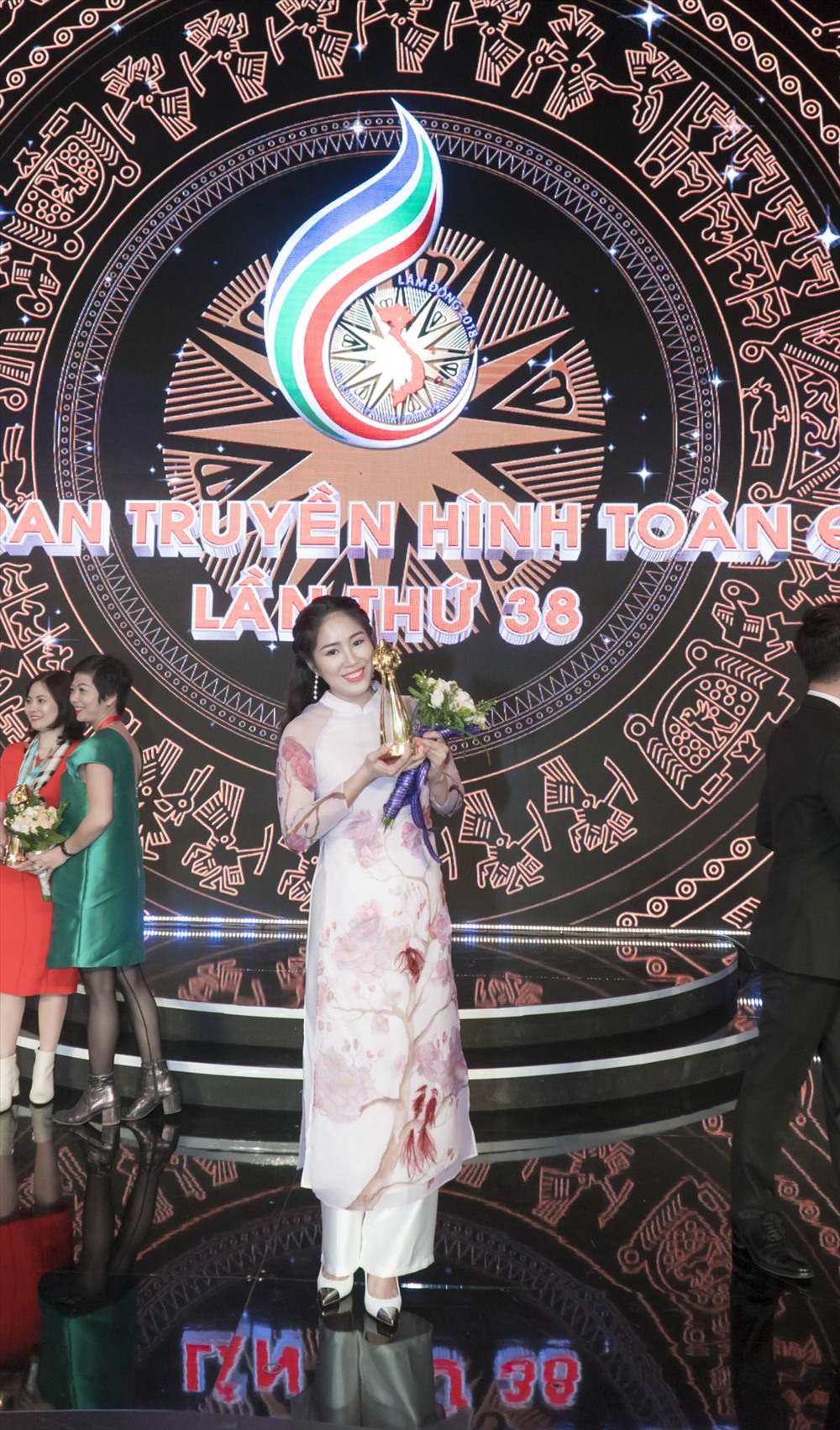 Mới đây, người đẹp nhận giải “Diễn viên xuất sắc nhất” tại
