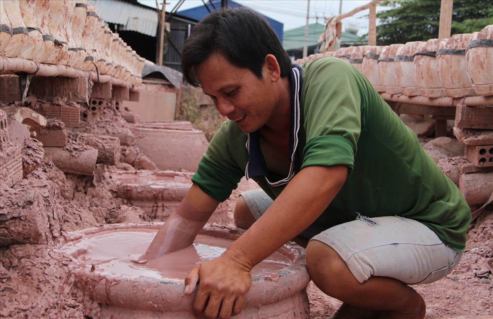 Để làm ra sản phẩm này phải trải qua nhiều công đoạn.