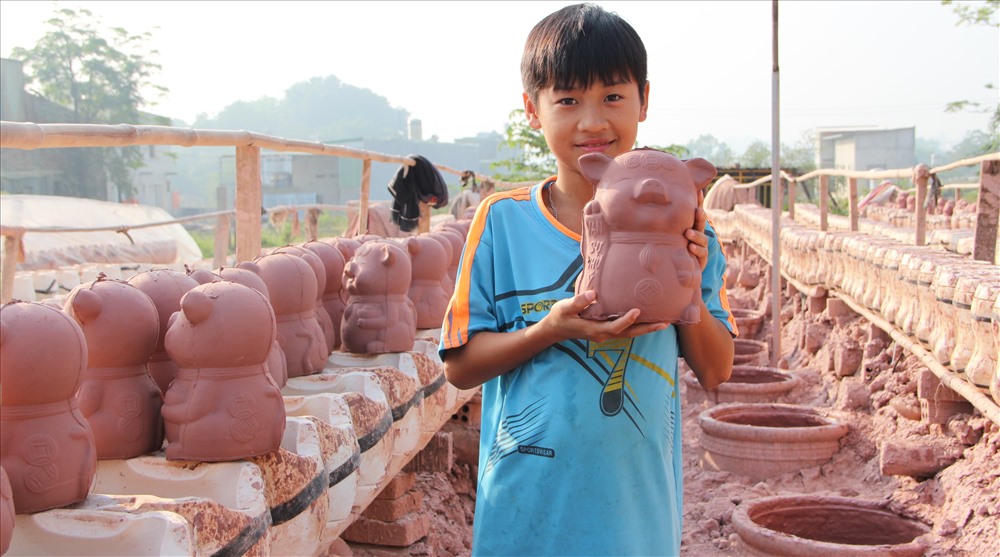 Sản phẩm độc đáo cho dịp tết cổ truyền được làm từ đất sét.