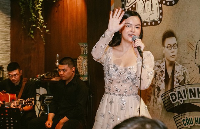 Phạm Quỳnh Anh rạng ngời sau ly hôn.