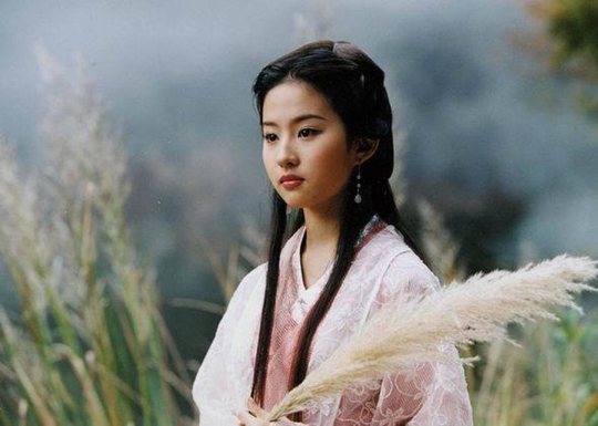 Lưu Diệc Phi vô cùng xinh đẹp tựa như thần tiên khi hóa thân vào nhân vật Tiểu Long Nữ.