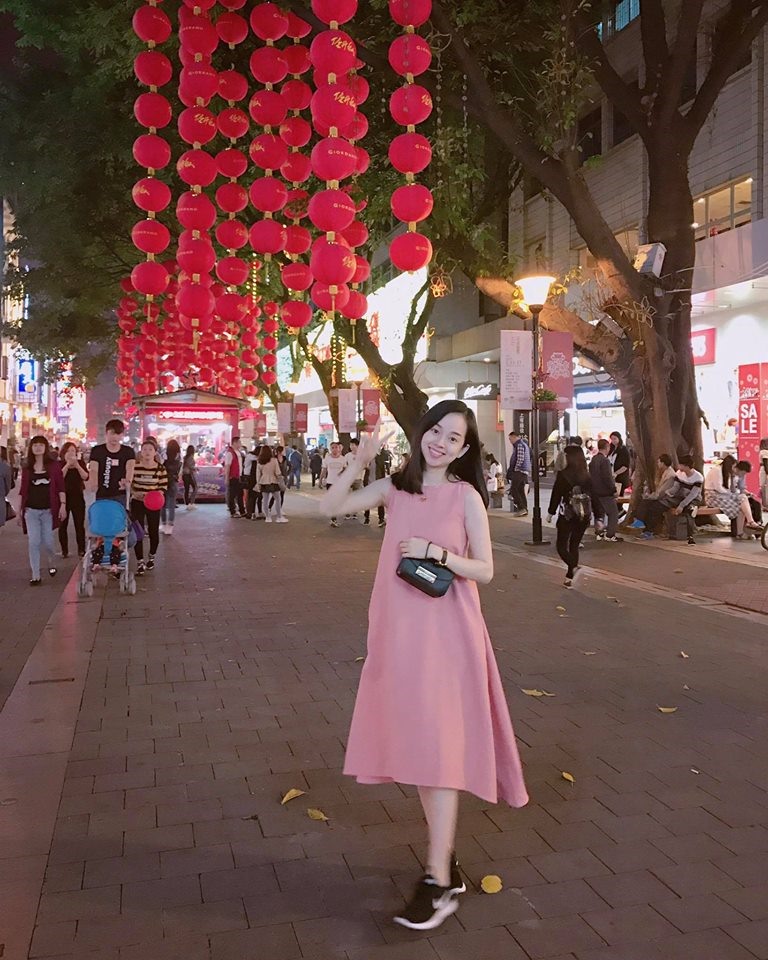 Cô luôn biết cách hưởng thụ cuộc sống. Ảnh: FBNV
