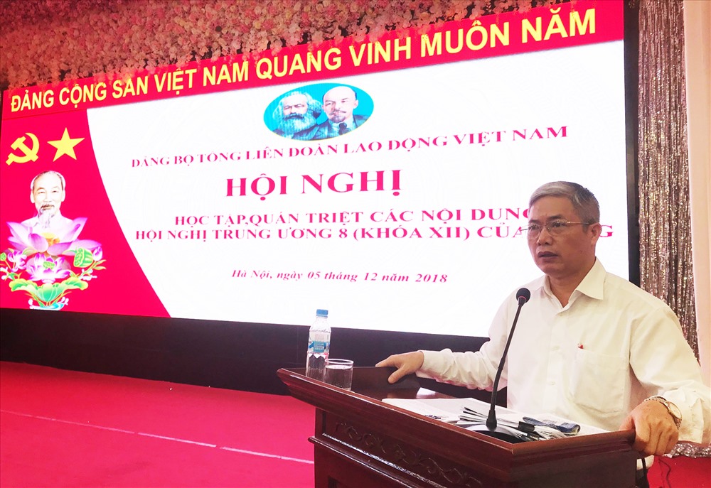 Đồng chí Vũ Đức Nam - Trưởng ban Tuyên giáo Đảng uỷ khối các cơ quan TƯ phát biểu tại hội nghị. Ảnh: H.A