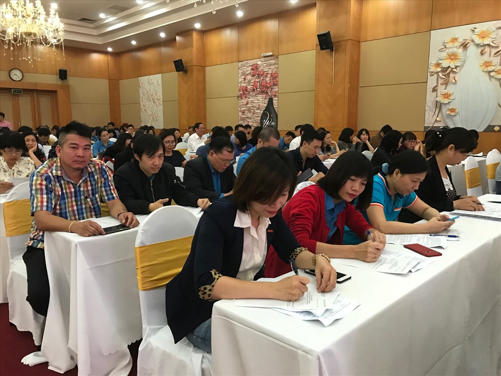 Các đảng viên thuộc Đảng bộ Tổng LĐLĐVN tham dự hội nghị. Ảnh: H.A