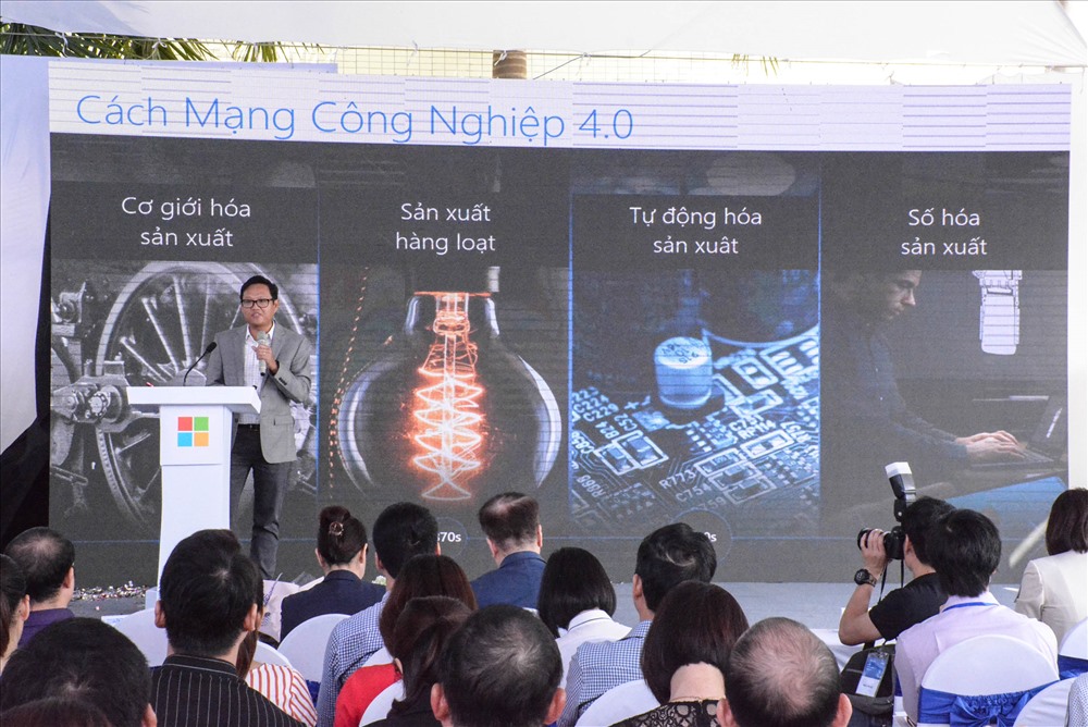 Microsoft Việt Nam, Công ty Cổ phần Công nghệ viễn thông Sài Gòn (SAIGONTEL) và Tech Data công bố Hợp tác chiến lược.