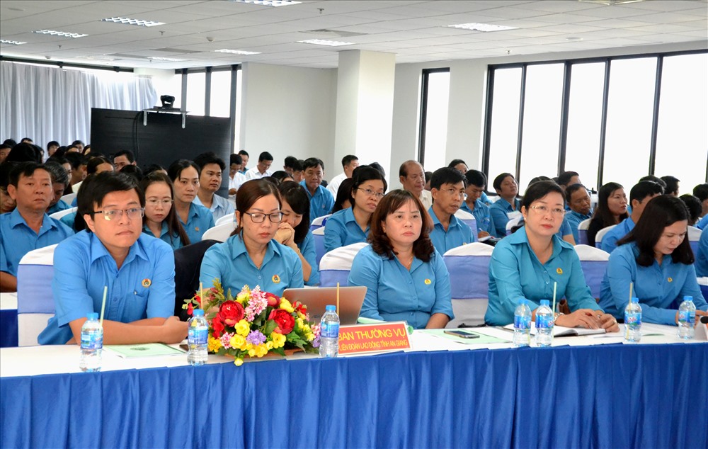 Đại biểu dự hội nghị tại điểm cầu An Giang. Ảnh: Lục Tùng
