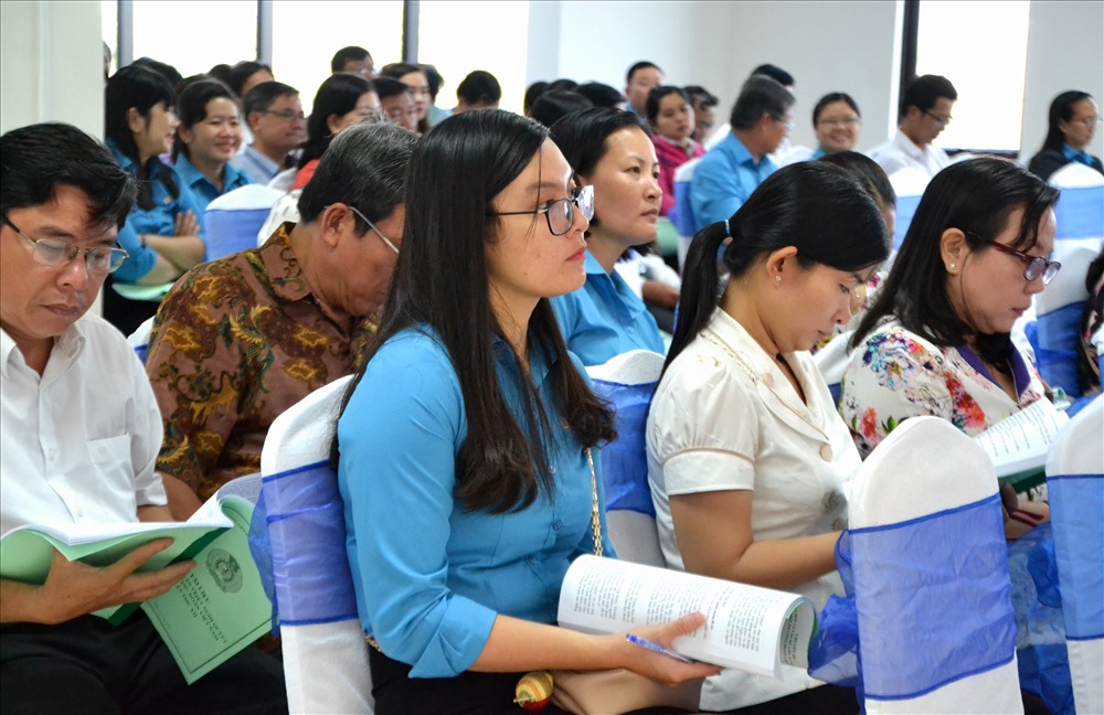 Các đại biểu học tập nghiêm túc. Ảnh: Lục Tùng