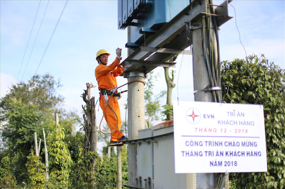 Trong tháng tri ân khách hàng, ngành điện Đắk Lắk có nhiều hoạt động ý nghĩa nhằm tri ân, phục vụ khách hàng tốt nhất.