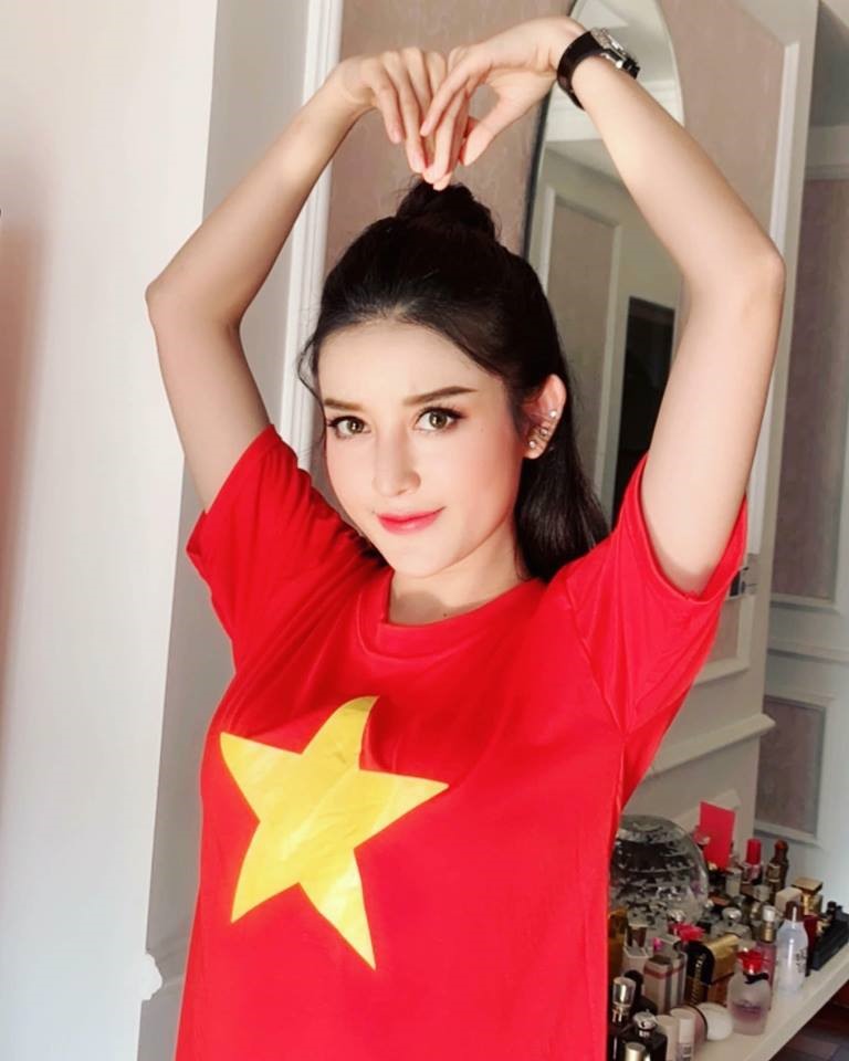 Á hậu Huyền My sẵn sàng ra sân tiếp lửa cho các chàng trai Việt Nam.
