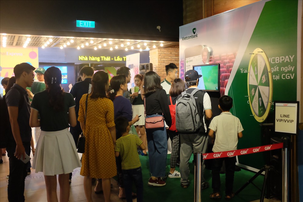 Gian hàng Vietcombank tại CGV Vincom Royal City
