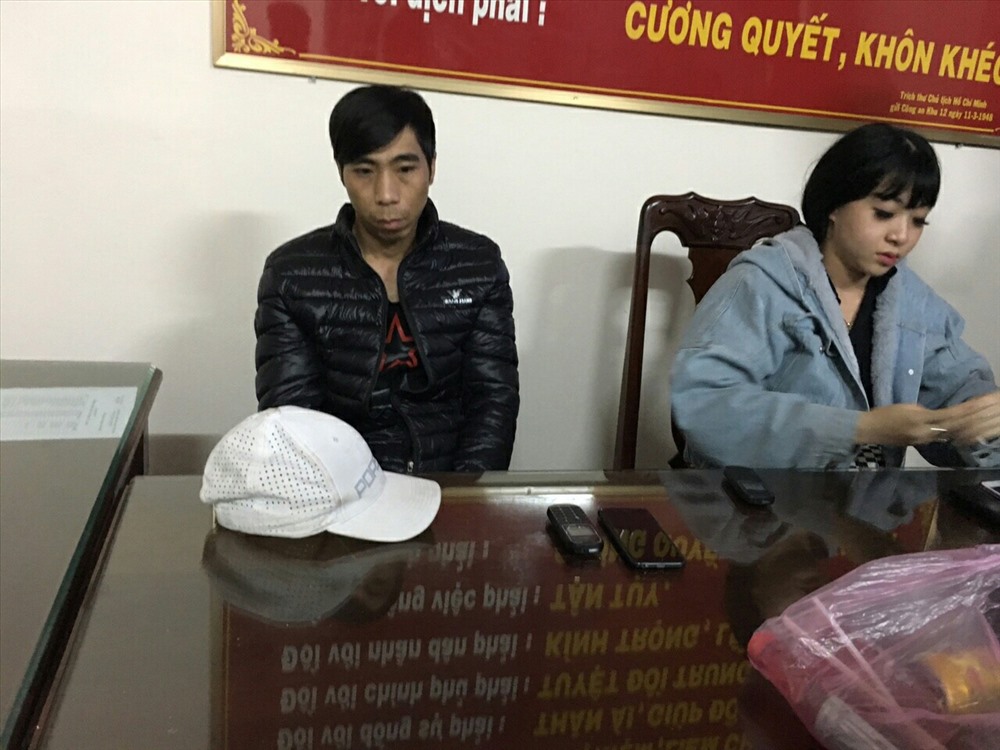 ...thiếu nữ cũng sa đọa, lêu lỏng.