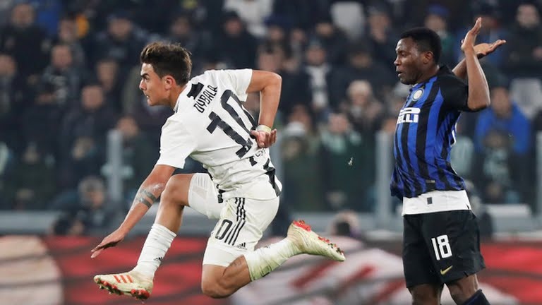 Dybala chơi năng nổ từ đầu trận. Ảnh: Reuters.