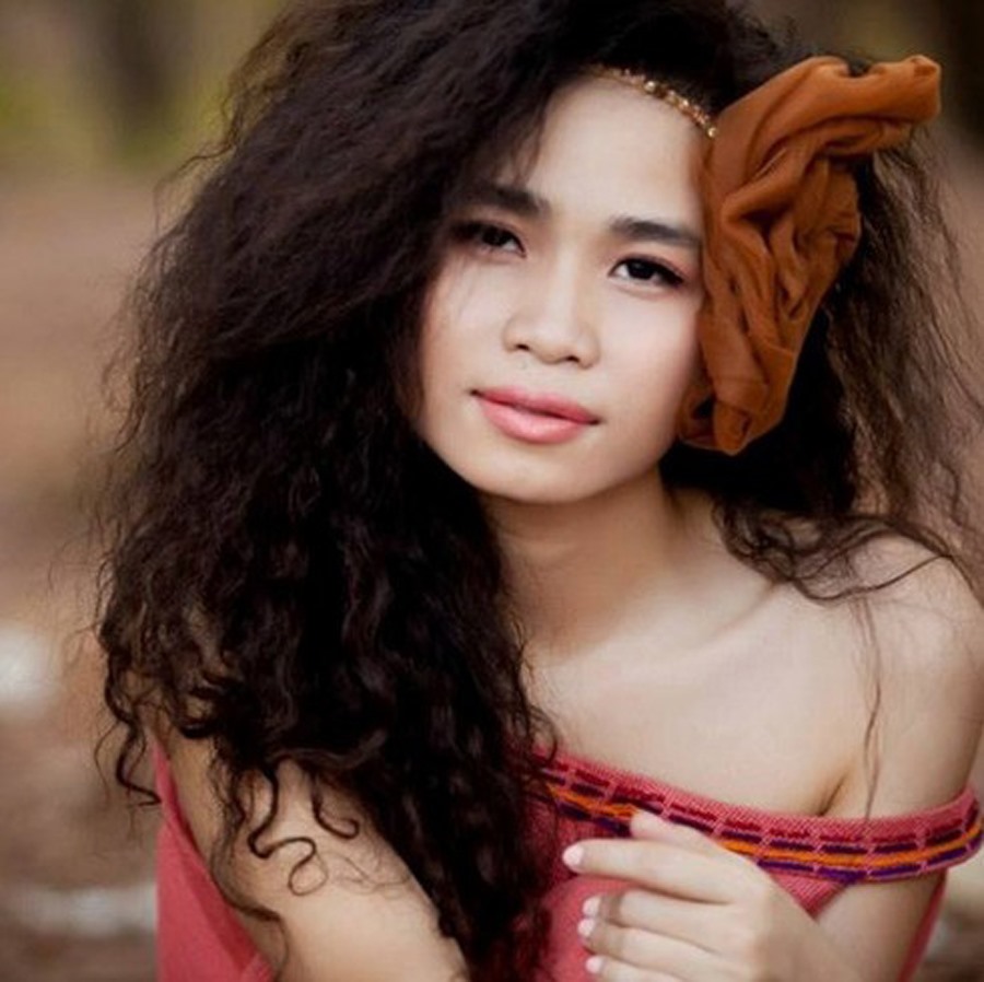 Ca sĩ Đồng Lan.