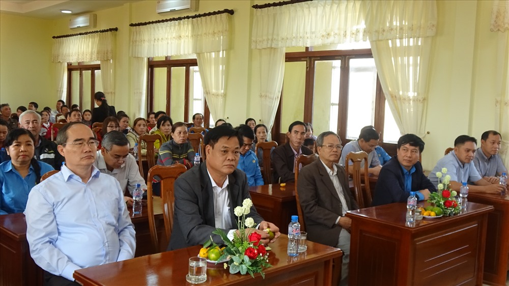 Sau khi nghe chia sẻ của CNLĐ đồng chí Nguyễn Thiện Nhân đề nghị các tổ chức đoàn thể tiếp tục đẩy mạnh chăm lo đoàn viên của mình, đồng thời chung tay hỗ trợ những trường hợp cùng cực để công nhân có điều kiện sống tốt hơn. Ảnh M.Tuấn