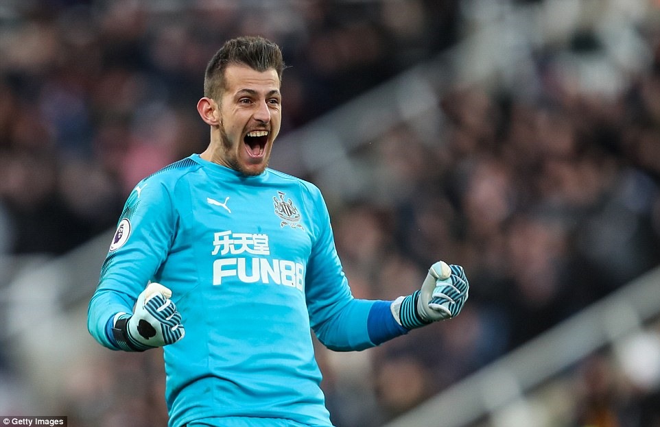 Thủ thành Dubravka đã có trận đấu ra mắt ở Newcastle thành công. Ảnh: Getty Images.