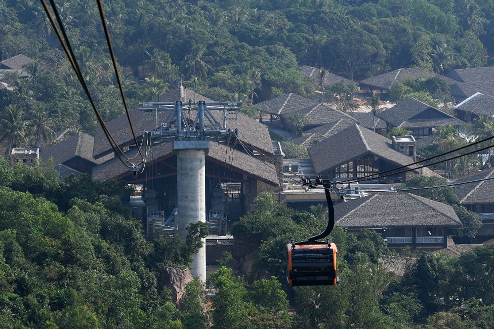 Quần thể ga cáp treo Hòn Thơm