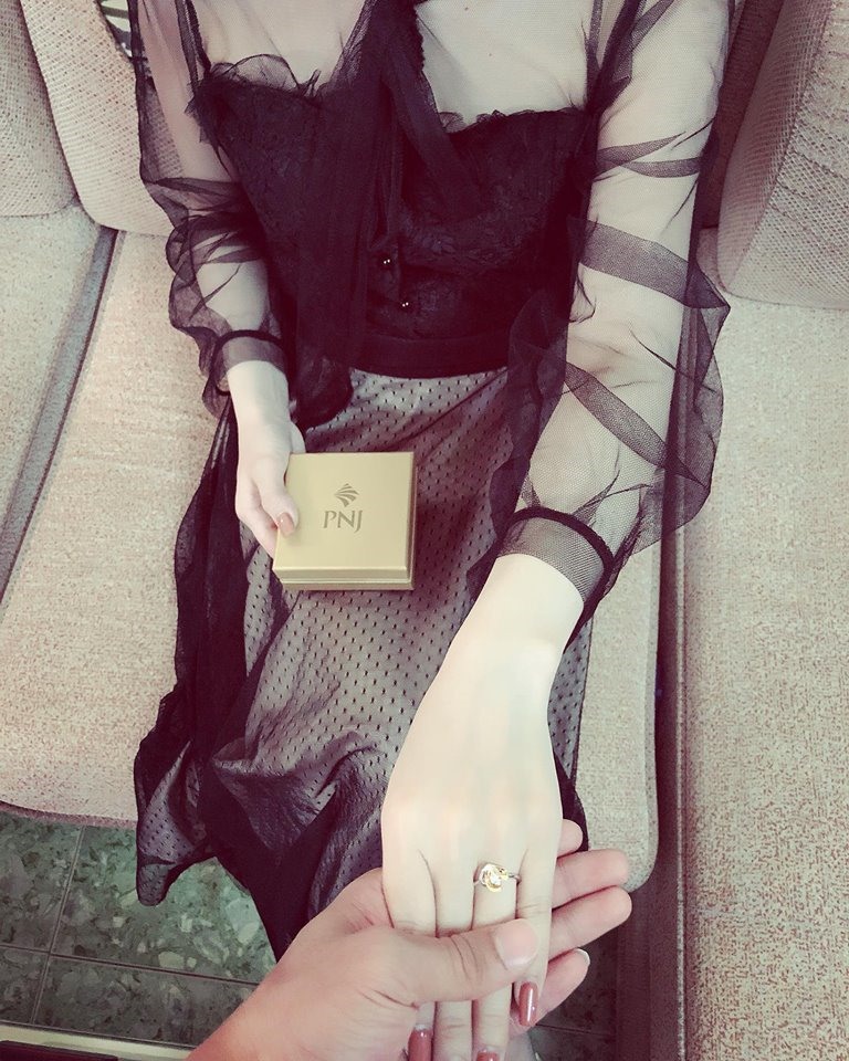 Valentine bên người yêu của Văn Thanh.