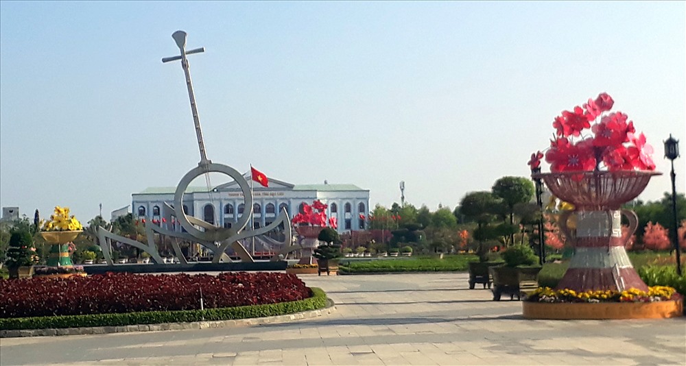 Quảng trường Hùng Vương, địa điểm bắn phaps hoa đêm giao thừa (Nhật Hồ)