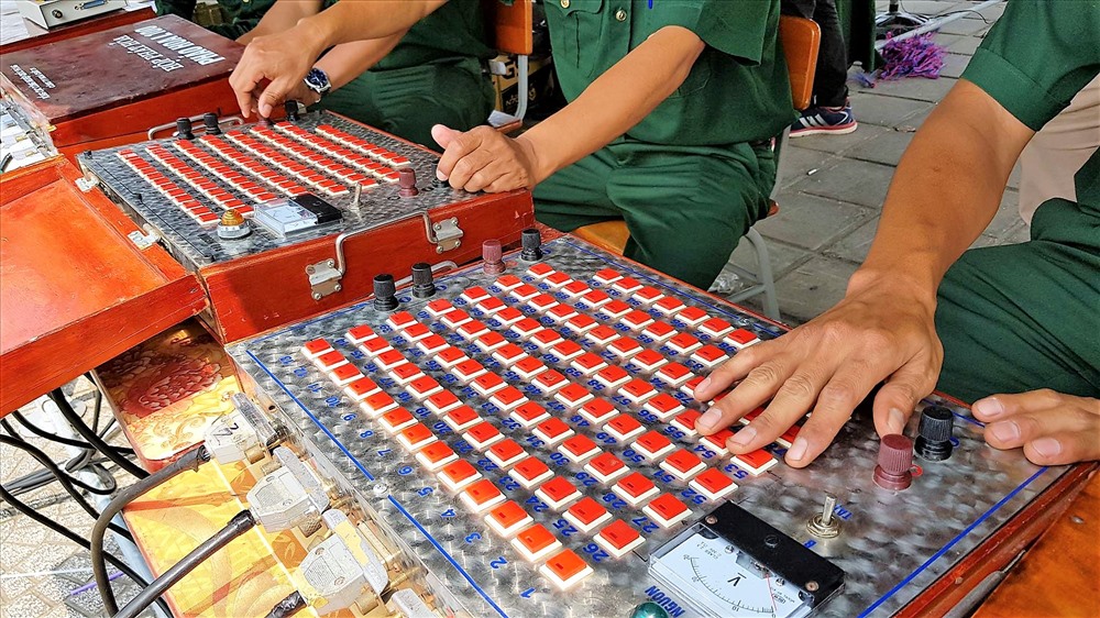 Không chỉ có pháo hoa tầm cao tại khu trung tâm, 6 địa điểm khác trên địa bàn TPHCM cũng sẽ được thắp sáng nền trời trong thời khác giao thừa bằng các loại pháo hoa tuyệt đẹp đón chào năm mới. Ảnh: T.S