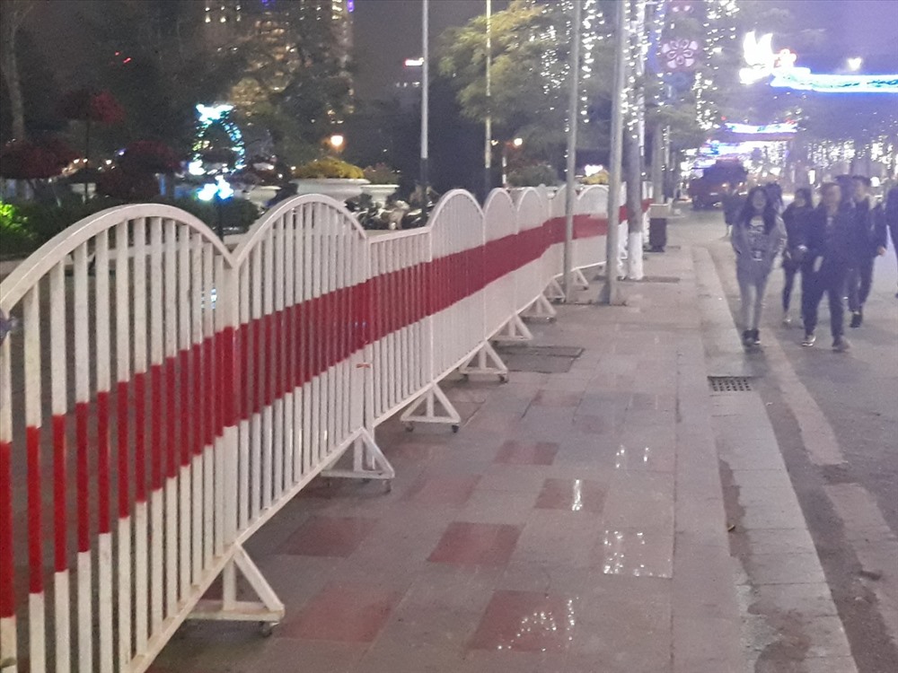 Tết năm nay, Hải Phòng tổ chức bắn pháo hoa tầm cao tại 3 điểm là hồ Tam Bạc, Hồ An Biên và khu ĐT-CN-DV Vsip (Thủy Nguyên). Ngoài ra, tại các quận huyện Hải An, Kiến An, Đồ Sơn, Dương Kinh, An Dương, Vĩnh Bảo, Tiên Lãng, An Lão, Kiến Thụy, Cát Hải, thành phố cho phép được tổ chức bắn pháo hoa tầm thấp trong đêm giao thừa