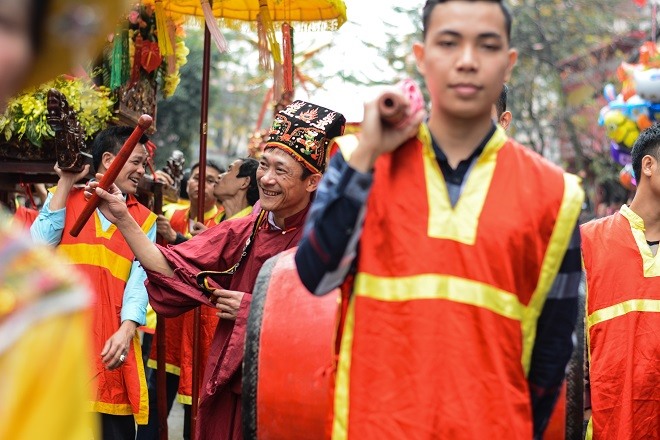 “Quan ông” đánh trống