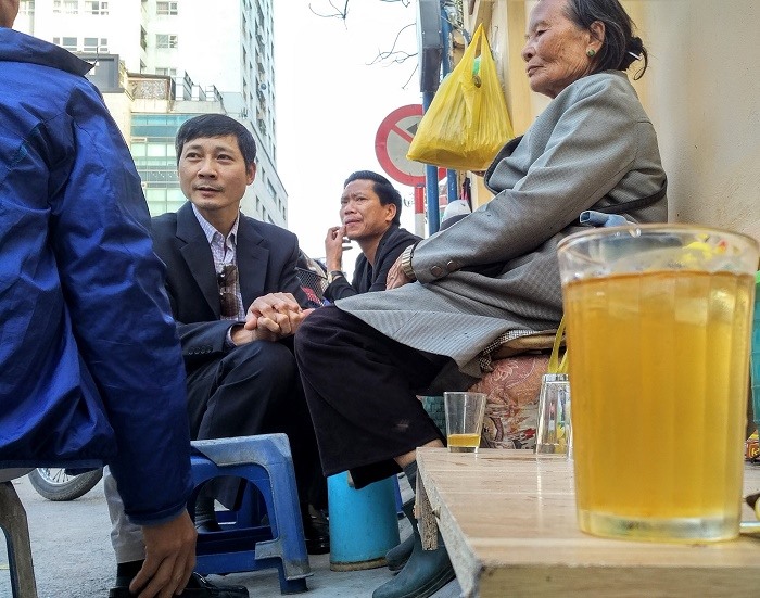 Quán trà đá, một nét văn hóa của Hà Nội. Ảnh: PV