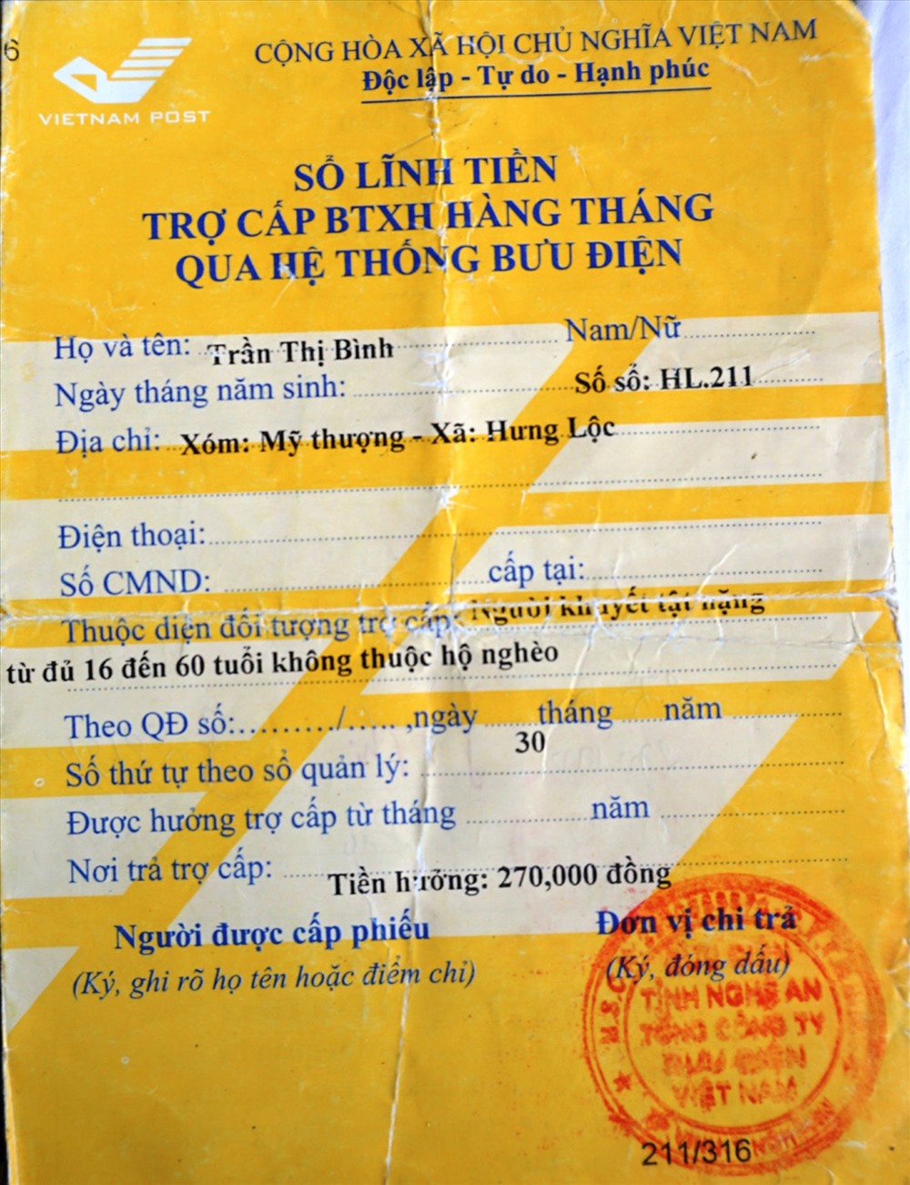 Bà Bình đang hưởng chế độ người khuyết tật nặng.
