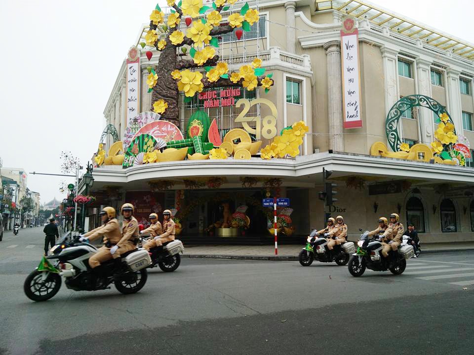 Công an TP Hà Nội tổ chức ra quân cho toàn bộ lực lượng Cảnh sát giao thông (CSGT) đường bộ đường sắt nhằm bảo đảm trật tự an toàn giao thông (ATGT) trên địa bàn Thủ đô đầu năm 2018.