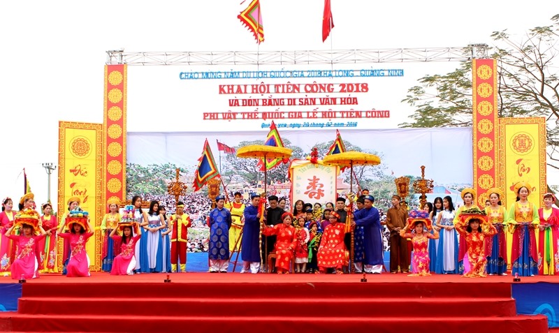 Hoạt cảnh lễ rước tại lễ hội Tiên Công Quảng Yên. Ảnh: QTV