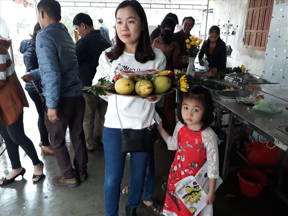 Du khách đến từ nhiều nơi, hâu hết là ở khu vực miền trung và phía bắc Nghệ An. ảnh:HQ