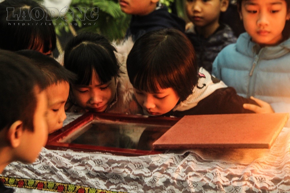 Và nhìn mặt Hải An lần cuối.