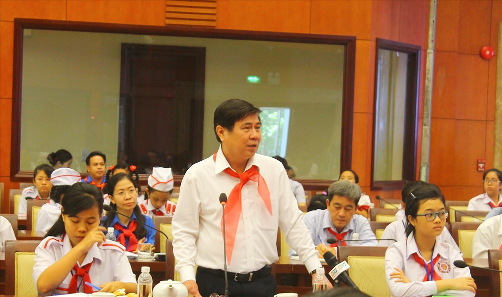 Ông Nguyễn Thành Phong- Chủ tịch UBND TPHCM phát biểu tại buổi găp mặt thiếu nhi đầu năm 2018