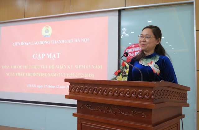 Đồng chí Trần Thị Bích Hằng - Ủy viên BCH Tổng LĐLĐVN, Chủ tịch CĐ ngành Y tế VN phát biểu tại buổi gặp mặt. Ảnh: Xuân Trường