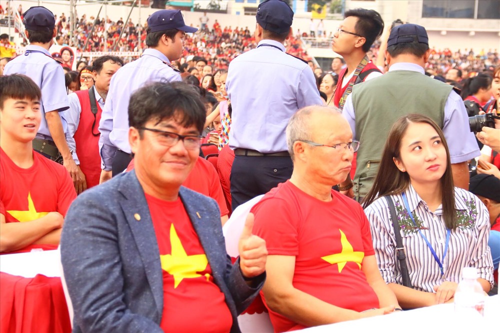 “Thần tài” của bóng đá Việt nam cho rằng thông tin ông được chia thưởng nhiều hơn các thành viên trụ cột của U23 Việt Nam là tin đồn ác ý.